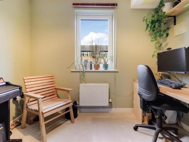 Flat for sale in Arbury, Cambridgeshire