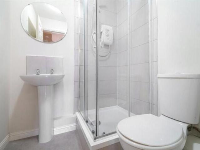 Flat for sale in Dennistoun, Scotland