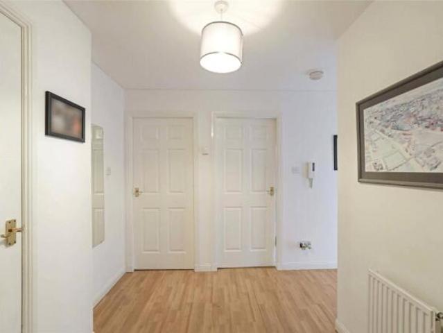 Flat for sale in Dennistoun, Scotland