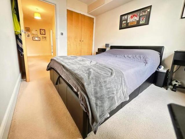 Flat for sale in Hart, Hampshire