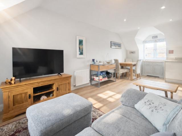 Flat for sale in Watford, Hertfordshire
