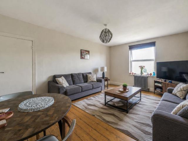 Flat for sale in Cat Hill