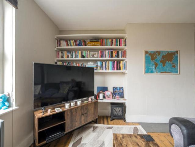 Flat for sale in Cat Hill