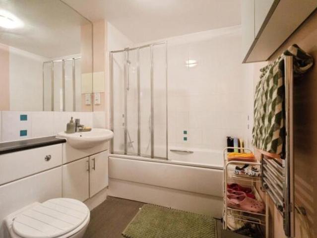 Flat for sale in Walthamstow, Greater London