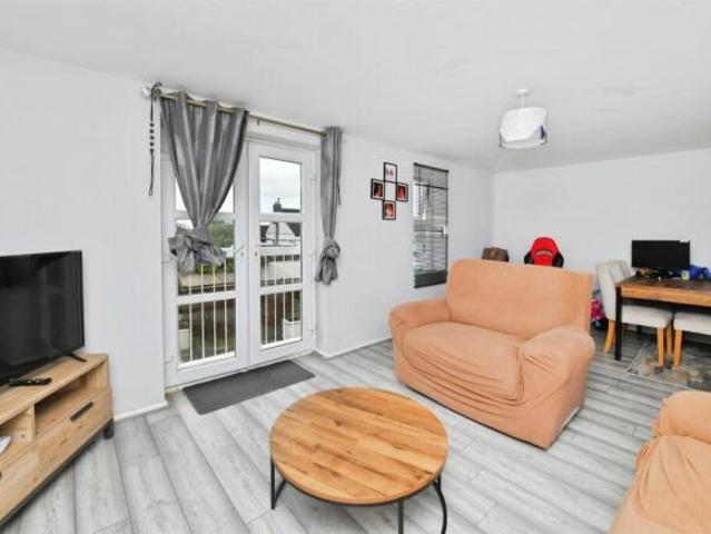 Flat for sale in Mount Wise