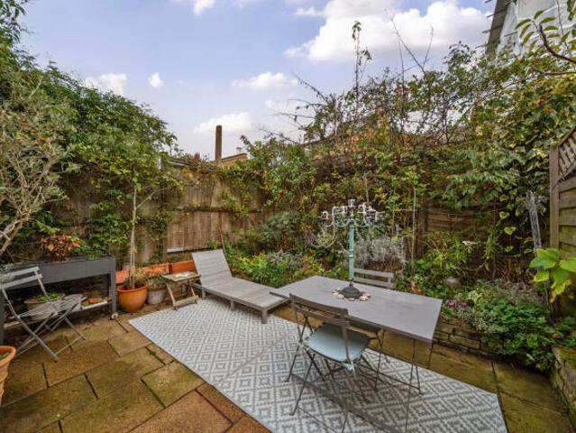 Flat for sale in Cat Hill