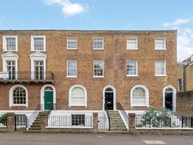 Flat for sale in Chiswick, Greater London