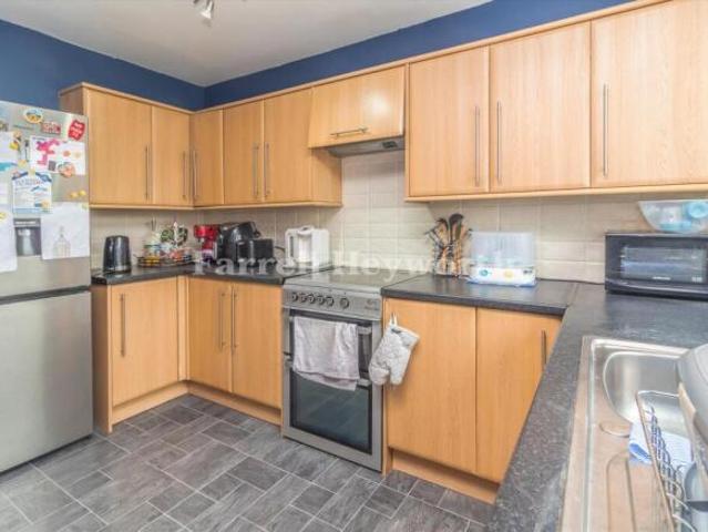 Flat for sale in Greaves, Bare