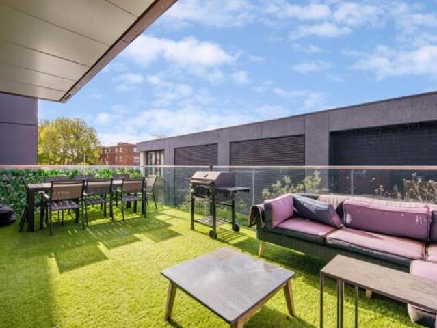Flat for sale in Cat Hill