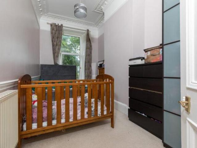 Flat for sale in Shawmoss, Shawlands