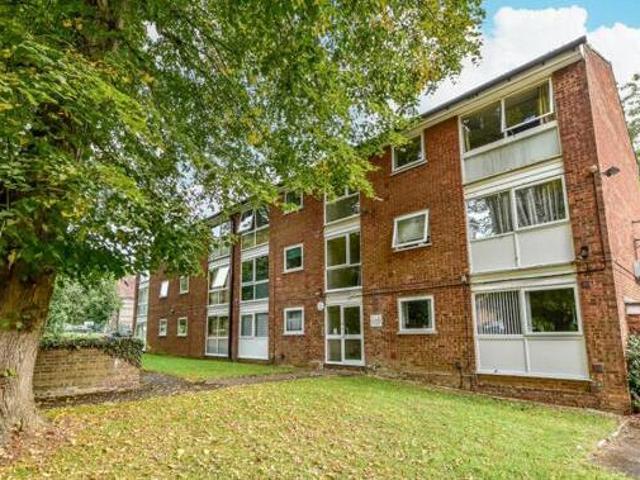 House for sale in Woodhall Farm, Pouchen End