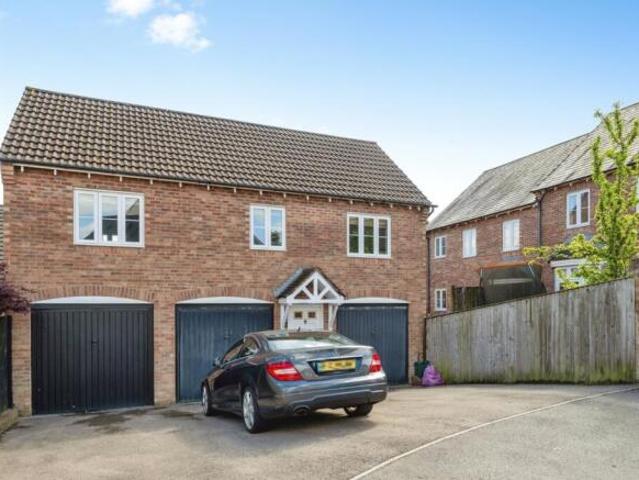Flat for sale in Gowerton, Wales