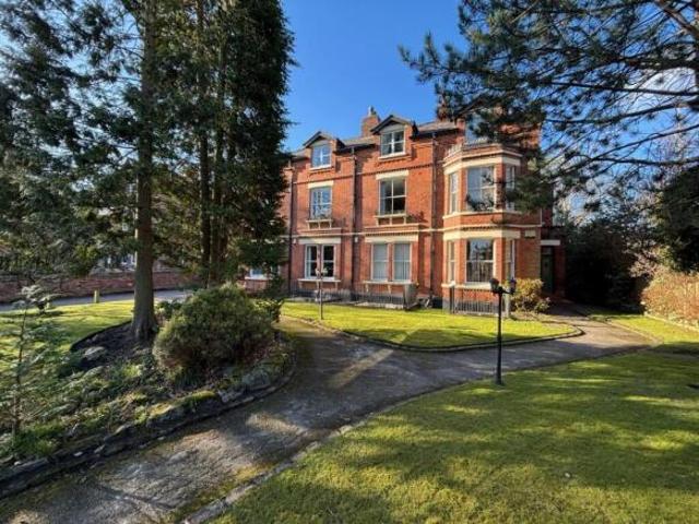 Flat for sale in Heaton Moor, Greater Manchester