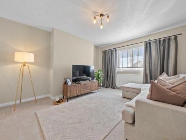 Flat for sale in Budhill, Scotland