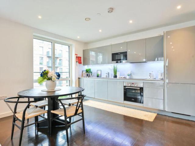 Flat for sale in Browning Estate, Greater London