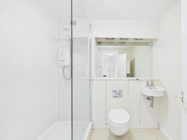 Flat for sale in Kingsdown, Dover