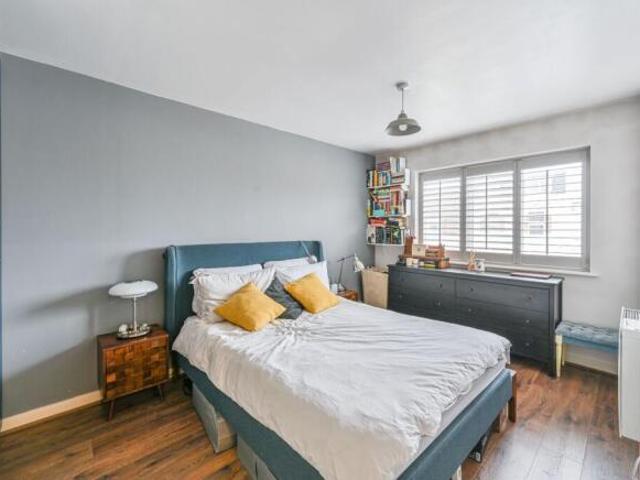 Flat for sale in Cat Hill
