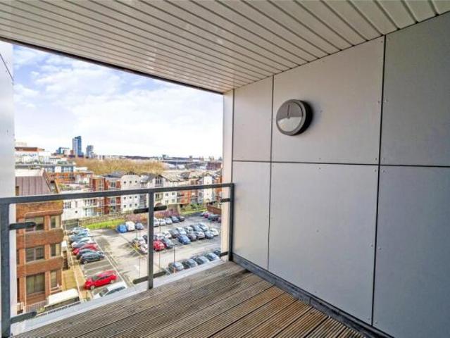 Flat for sale in Barton Stacey, Hampshire