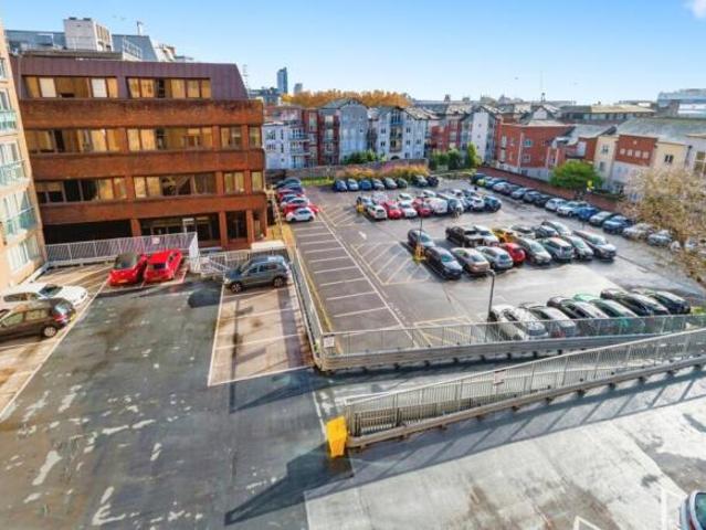 Flat for sale in Barton Stacey, Hampshire