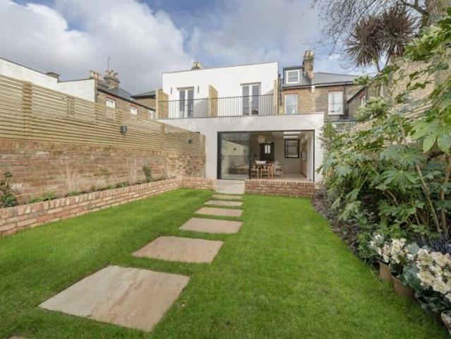 Flat for sale in Cat Hill