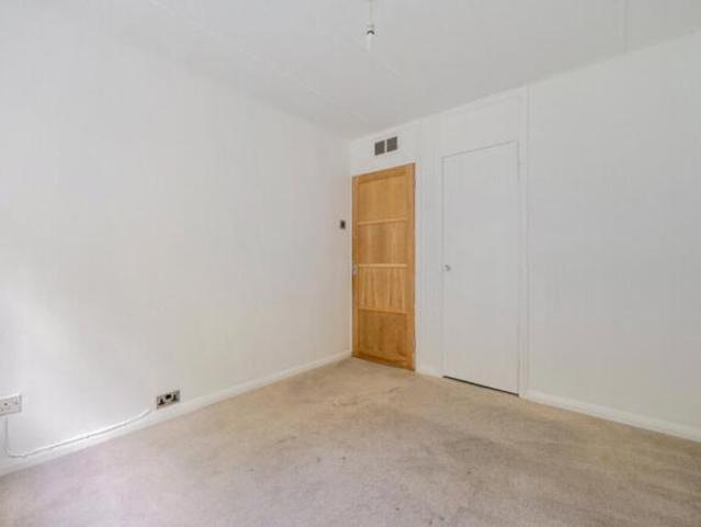 Flat for sale in Charlotteville, Guildford