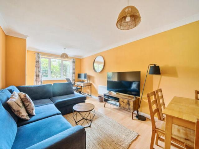 Flat for sale in Barton Stacey, Hampshire