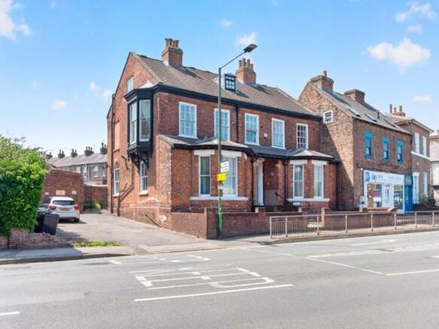 Flat for sale in Holgate, High Field