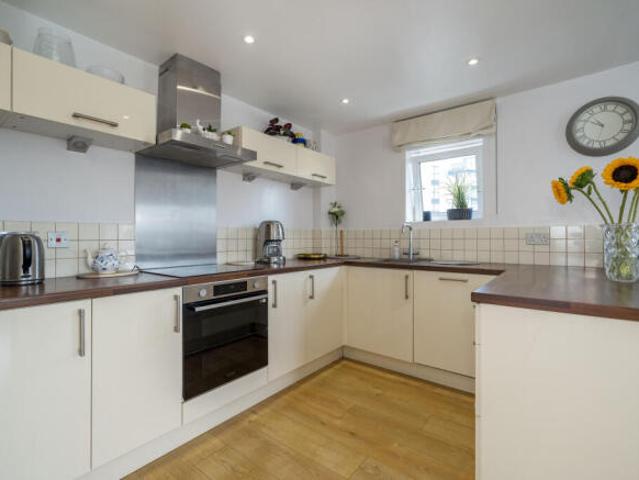 Flat for sale in Brentford End, Greater London