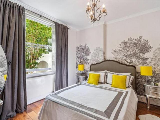 Flat for sale in Cat Hill