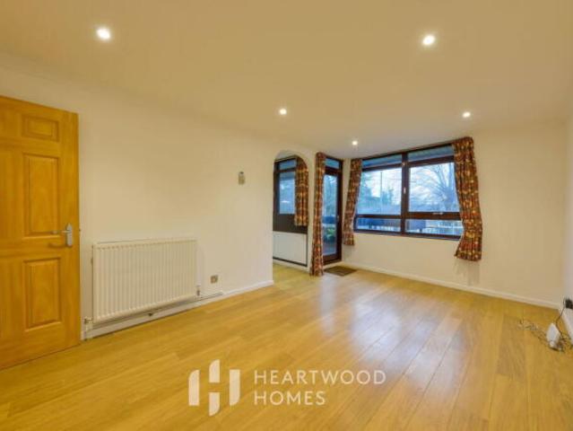 Flat for sale in Five Acres, Hertfordshire