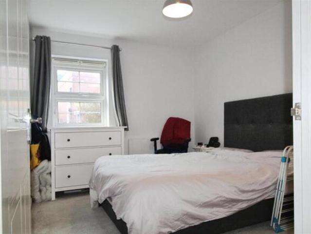 Flat for sale in Slough