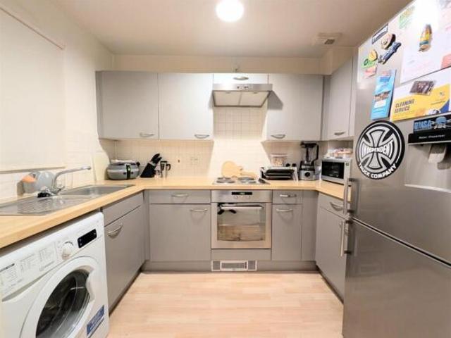 Flat for sale in Slough