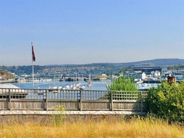 Flat for sale in Goosewell, Mount Wise