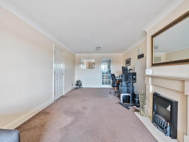 Flat for sale in Barton Stacey, Hampshire