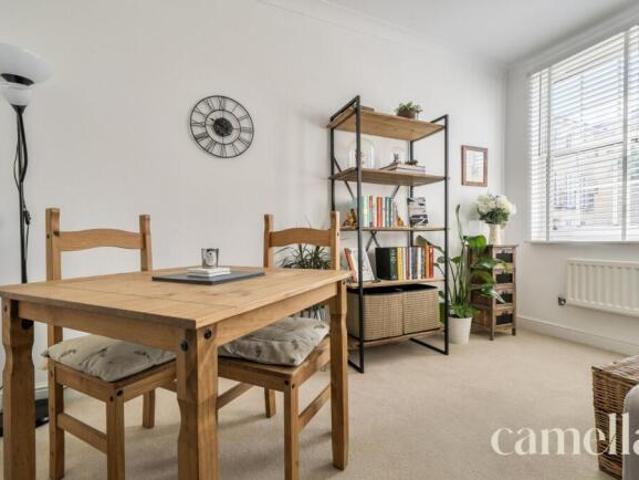 Flat for sale in Bath, West of England