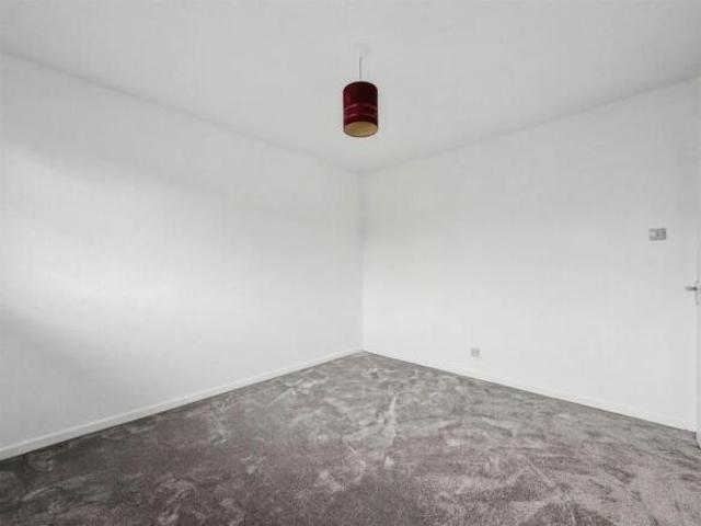 Flat for sale in Five Acres, Hertfordshire