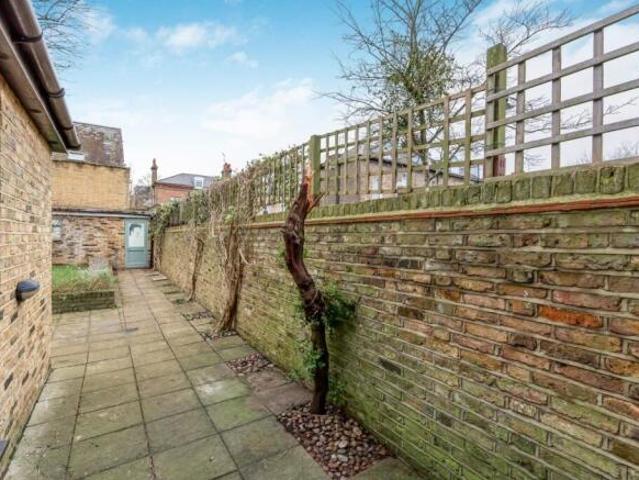 Flat for sale in Islington, Greater London