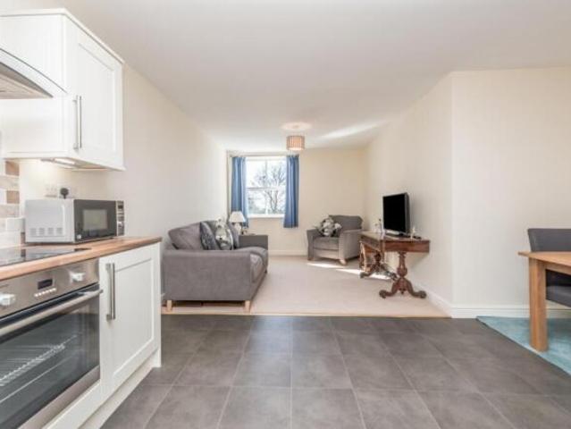 Flat for sale in West Yorkshire