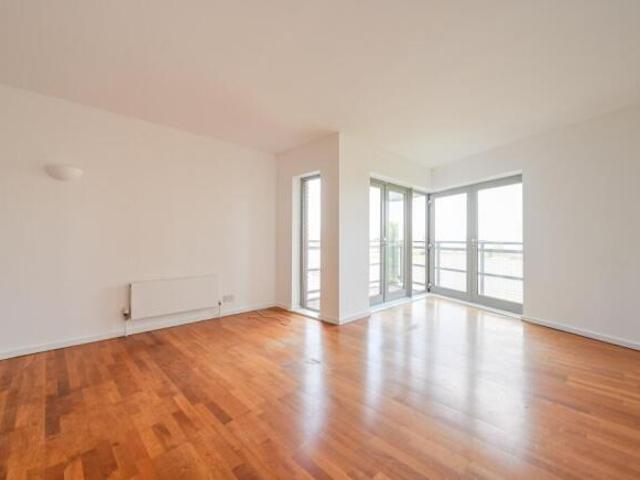 Flat for sale in Cat Hill
