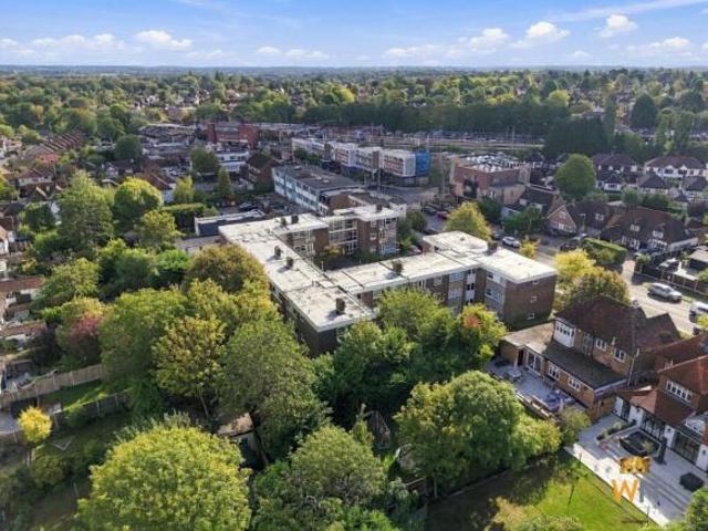 Flat for sale in Shenfield, Brentwood