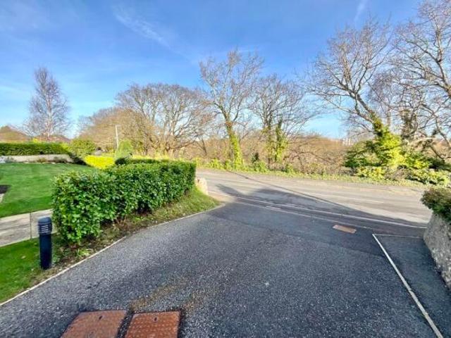 Flat for sale in Lane, Kirklees
