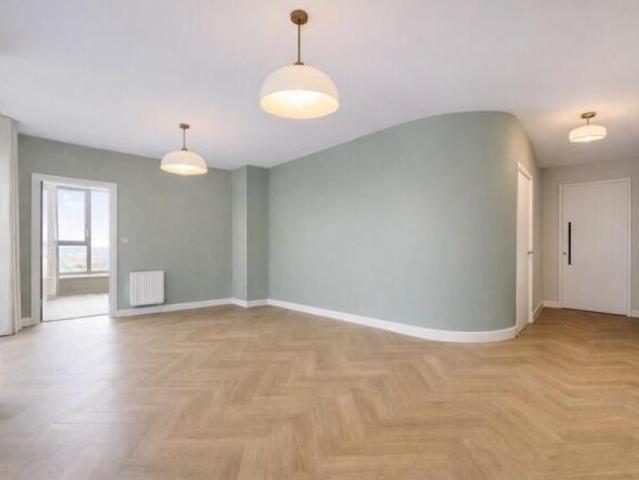 Flat for sale in Cat Hill