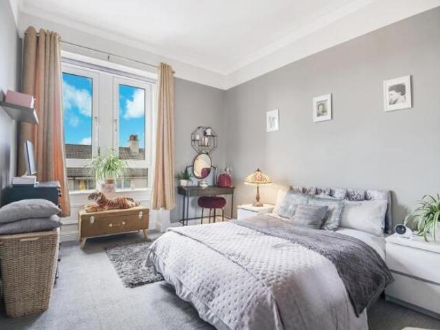 Flat for sale in Dennistoun, Scotland