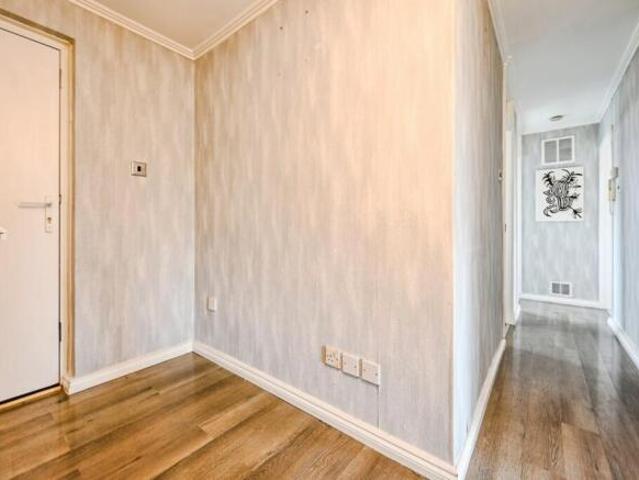 Flat for sale in Calderstones