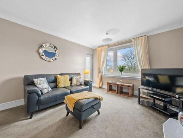 Flat for sale in Greenfield, Scotland