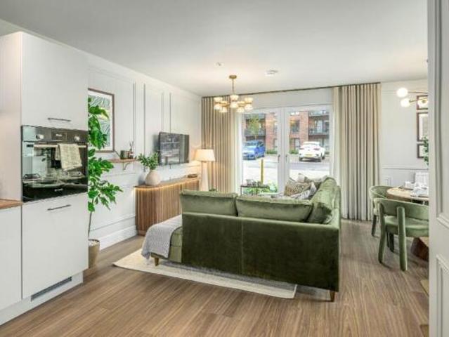 Flat for sale in Cathcart, Scotland