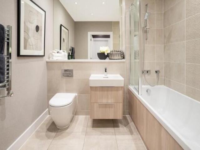 Flat for sale in Cathcart, Scotland