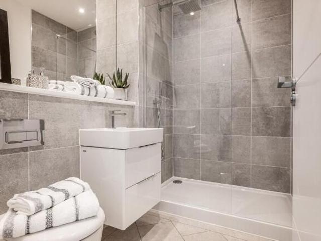 Flat for sale in Cathcart, Scotland