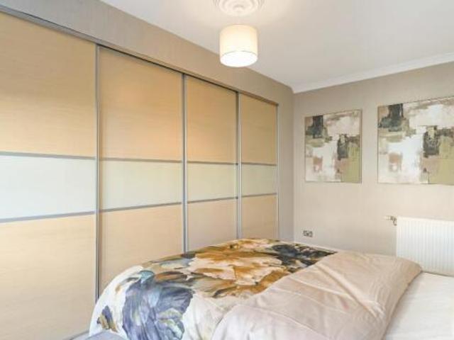 Flat for sale in Dennistoun, Scotland