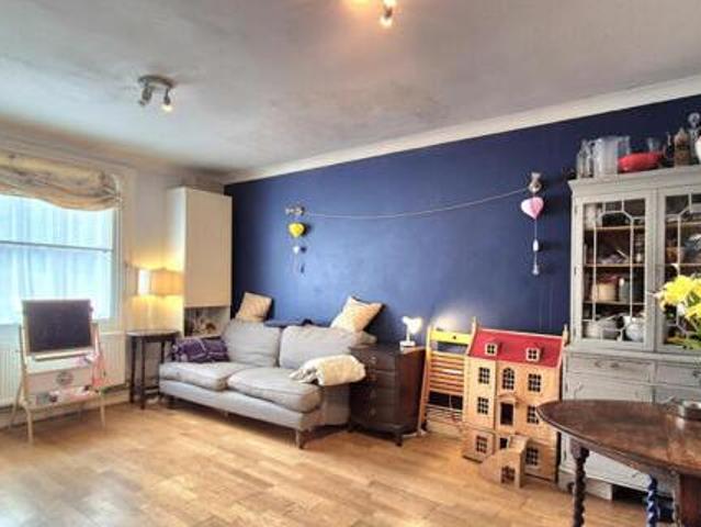 House for sale in Isleworth, Greater London